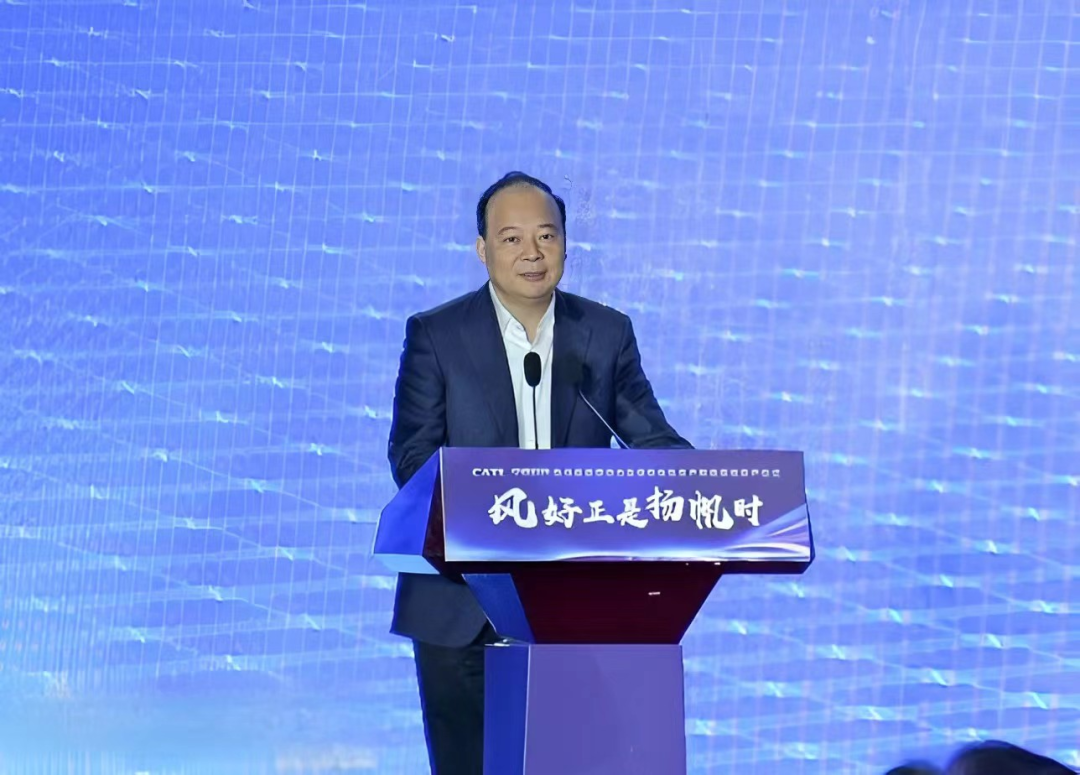 02-配文插图-YP街机电子董事长、总经理曾毓群发表致辞.png